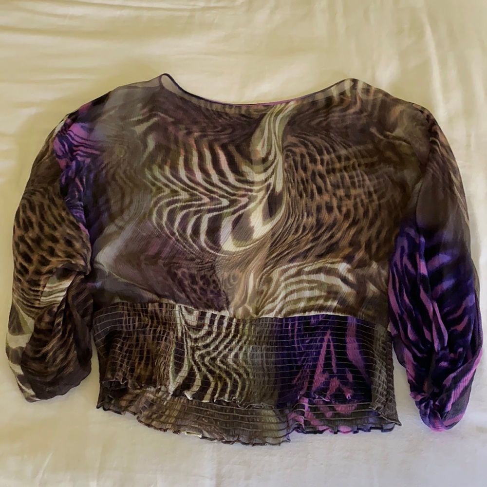 Perfect condition. Beautiful pattern and colors.